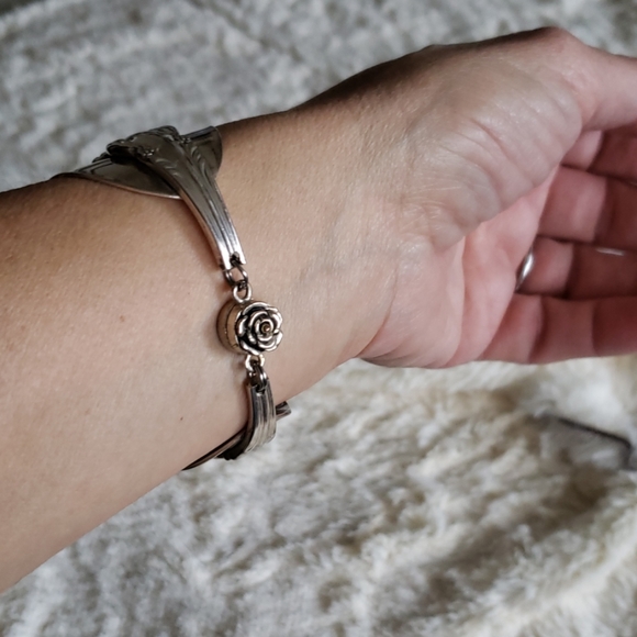 Very cool Lg vintage spoon bracelet - Picture 2 of 2